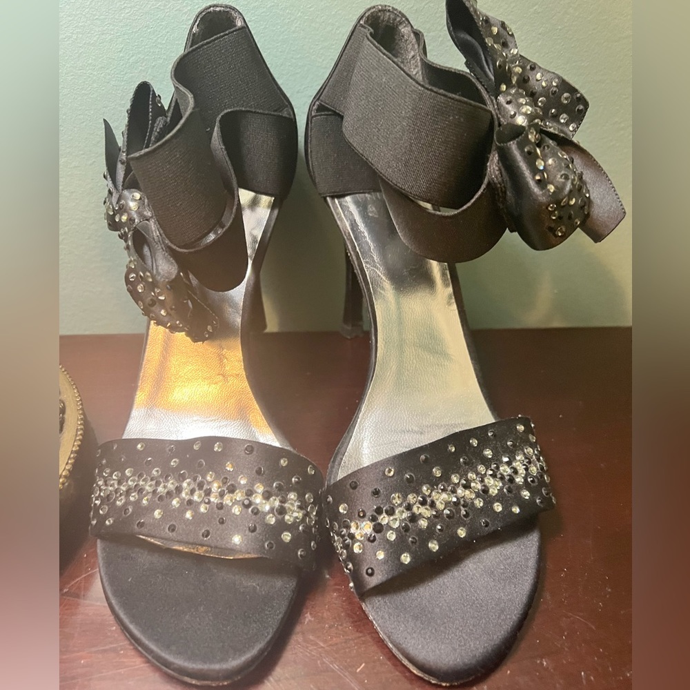 Stuart Weitzman Satin Heels with Bows. Size 8 1/2.